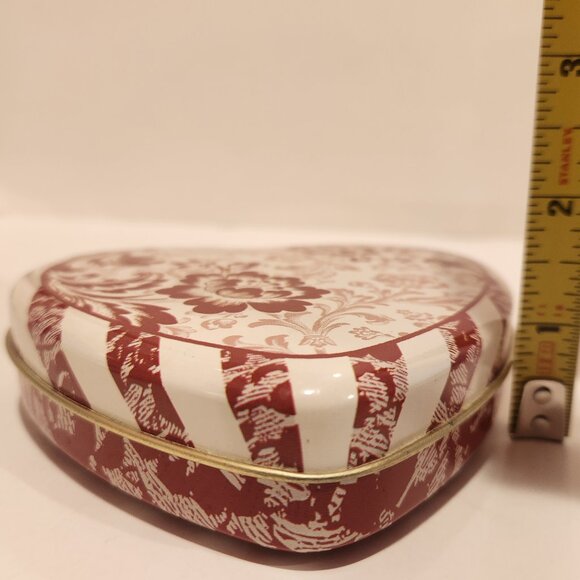 Small Heart-Shaped Memo Pad & Small Heart-Shaped Storage Tin - Picture 7 of 15